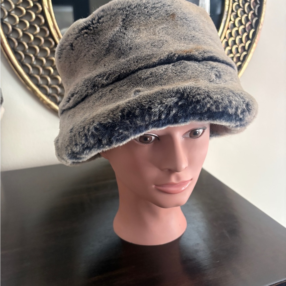 Vintage 90’s Faux Fur Bucket Hat